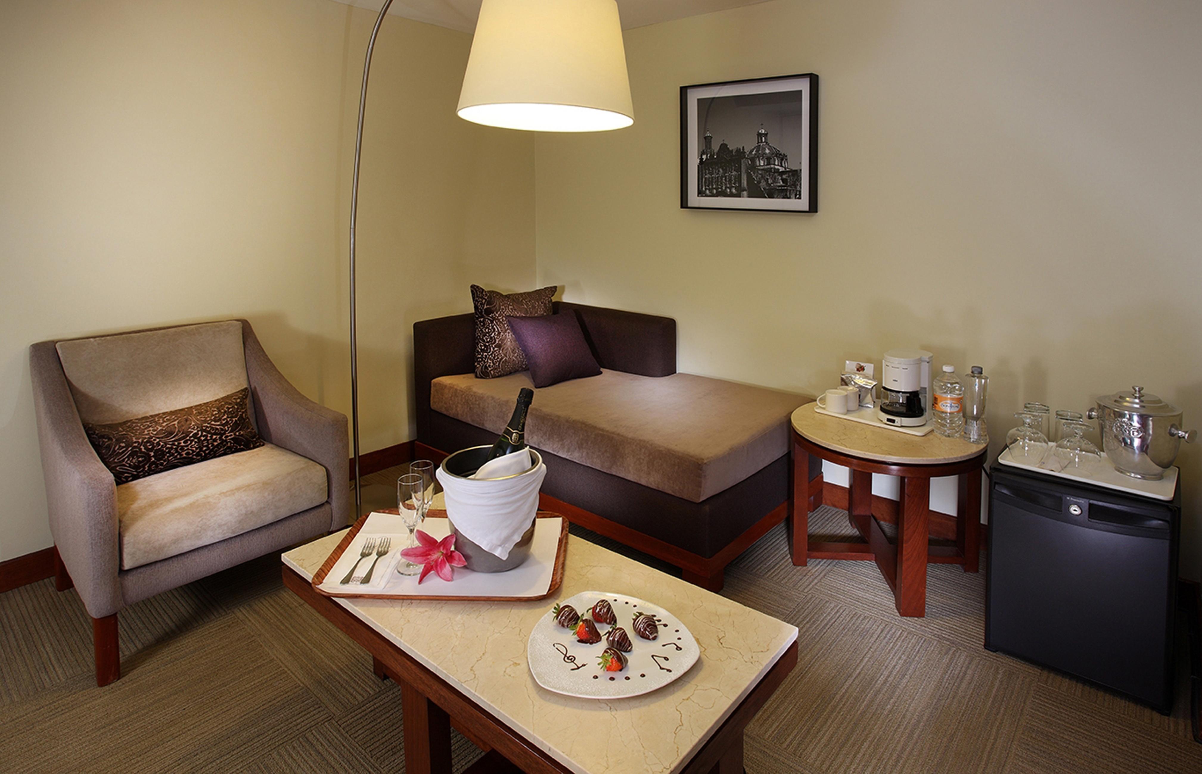 Emporio Reforma Hotel Mexico-stad Buitenkant foto A suite at the hotel