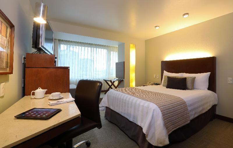 Emporio Reforma Hotel Mexico-stad Kamer foto A typical room at the hotel