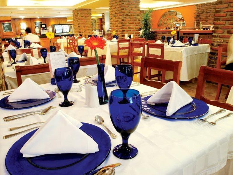 Emporio Reforma Hotel Mexico-stad Buitenkant foto A table set for fine dining