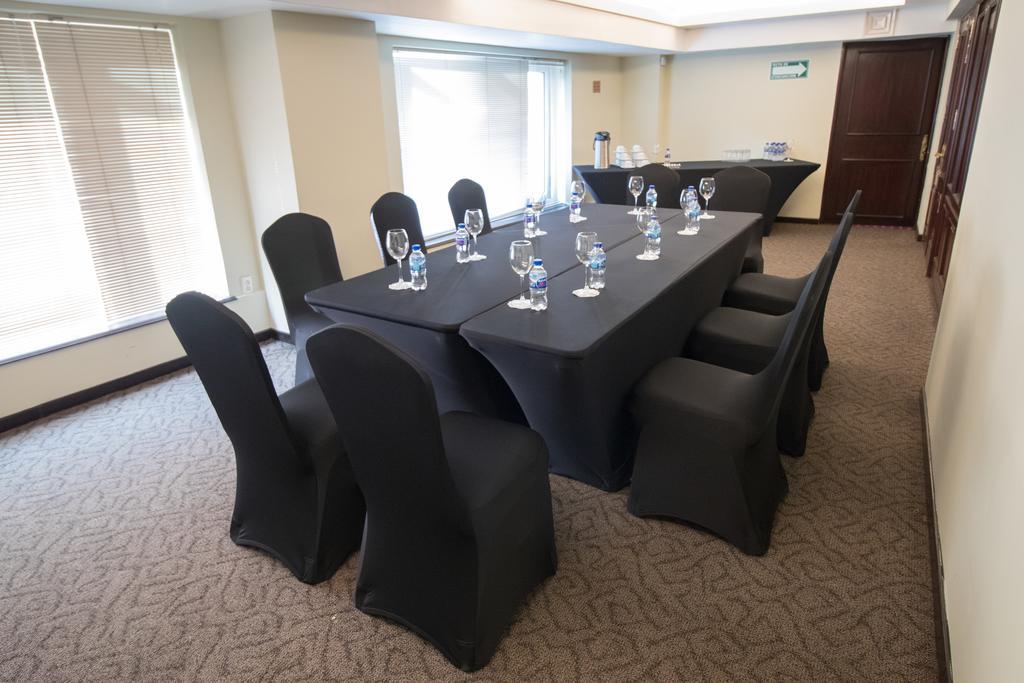 Emporio Reforma Hotel Mexico-stad Buitenkant foto A meeting room at the hotel